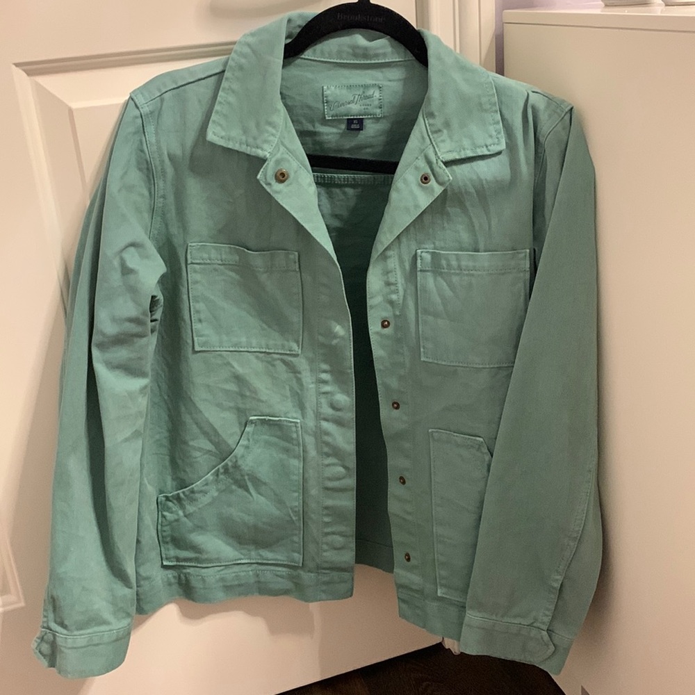 Green Universal thread jacket